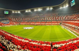 电子竞技官方网站下载-哈登迎来十二赛季高光表现，湖人球迷沸腾！